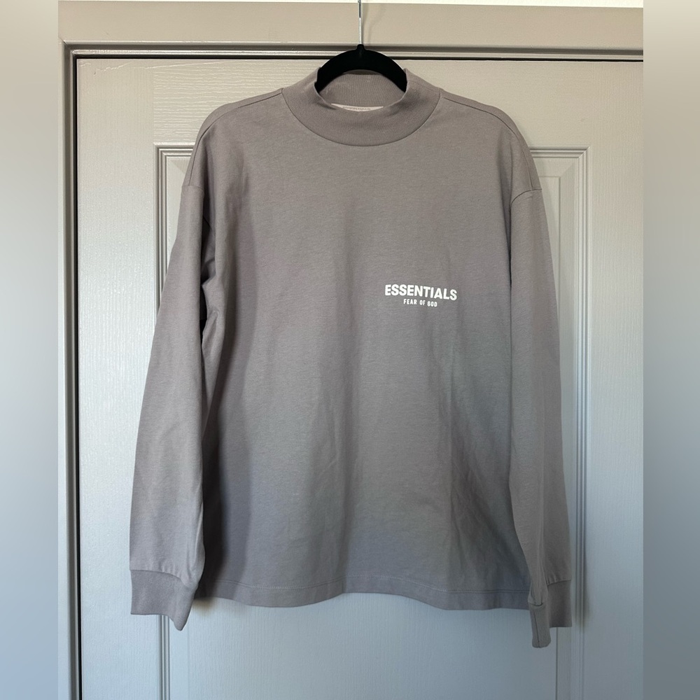 Fear of God Essentials Desert Taupe Logo Long Sleeve Tee NWT XXS - Picture 2 of 10